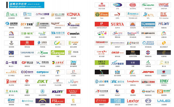 آلة تجميع PCB الصلبة 250000CPH 68 محطات التغذية معدات وضع SMT