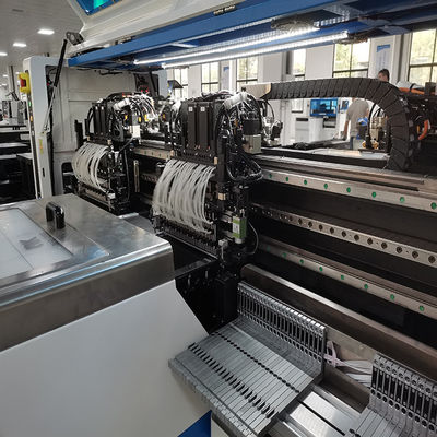 9.6 KW آلة تركيب SMT للضوء LED الشريطية مع المكونات المدى المصلحين الجسر الخ