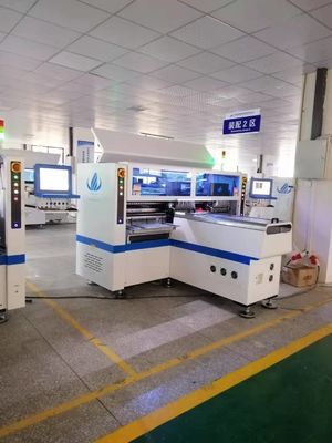 لفة إلى لفة شريط LED آلة تصاعد اختيار ووضع آلة 25W Cph 68Pcs رؤساء